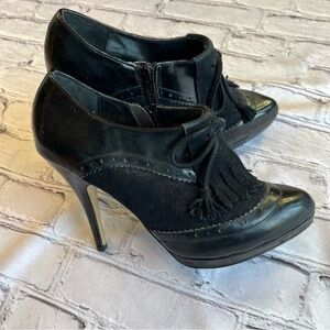 White House Black Market WHBM Tyra Patent Suede emo gothic bootie 7.5 Black goth